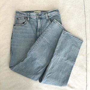 Abercrombie & Fitch Ultra High Rise Ankle Straight Jean